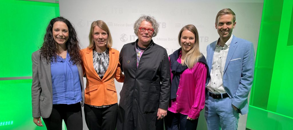 Wollen Frauenkarrieren fördern: (von links) Irmela Preissner (Geschäftsführerin Biblische Reisen GmbH), Dr. Franziska Thiele (Moderation), Claudia Brözel (Professorin Hochschule Eberswalde), Isabell Decker (Senior Consultant Saint Elmo's Tourismusmarketing GmbH und Jan Grossmann (Head of Human Resources Central & Northern Europe bei B&B Hotels). Foto: Alexandra Leibfried